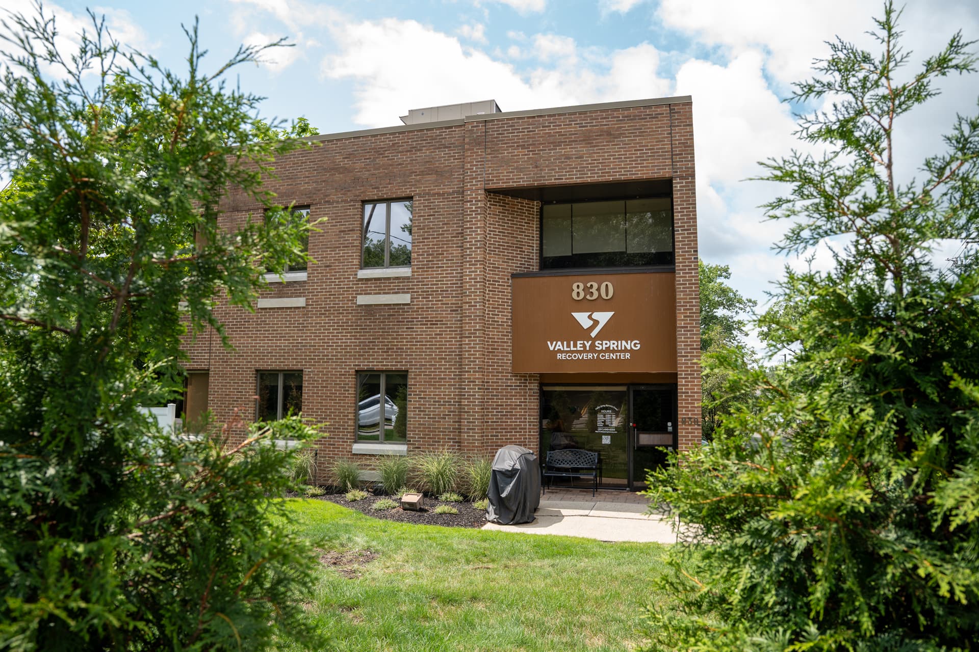 Local Treatment Guides The Valley Spring Recovery Center building at 830 Broadway, Norwood, New Jersey